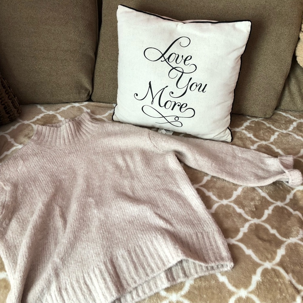 H&M pink sweater